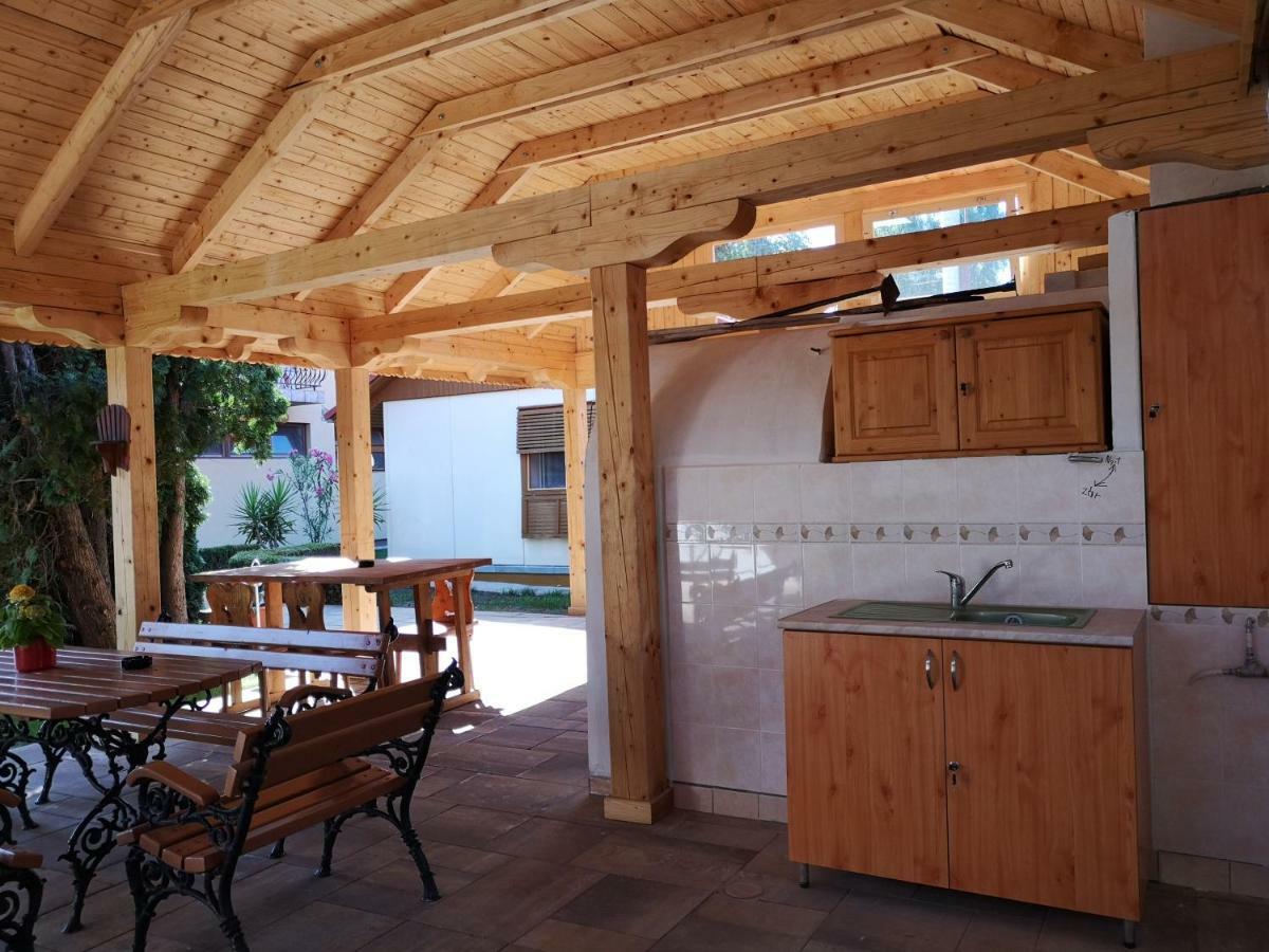 Julia Panzio Bed & Breakfast Hajdúszoboszló Екстериор снимка