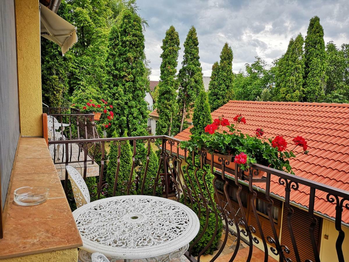Julia Panzio Bed & Breakfast Hajdúszoboszló Екстериор снимка