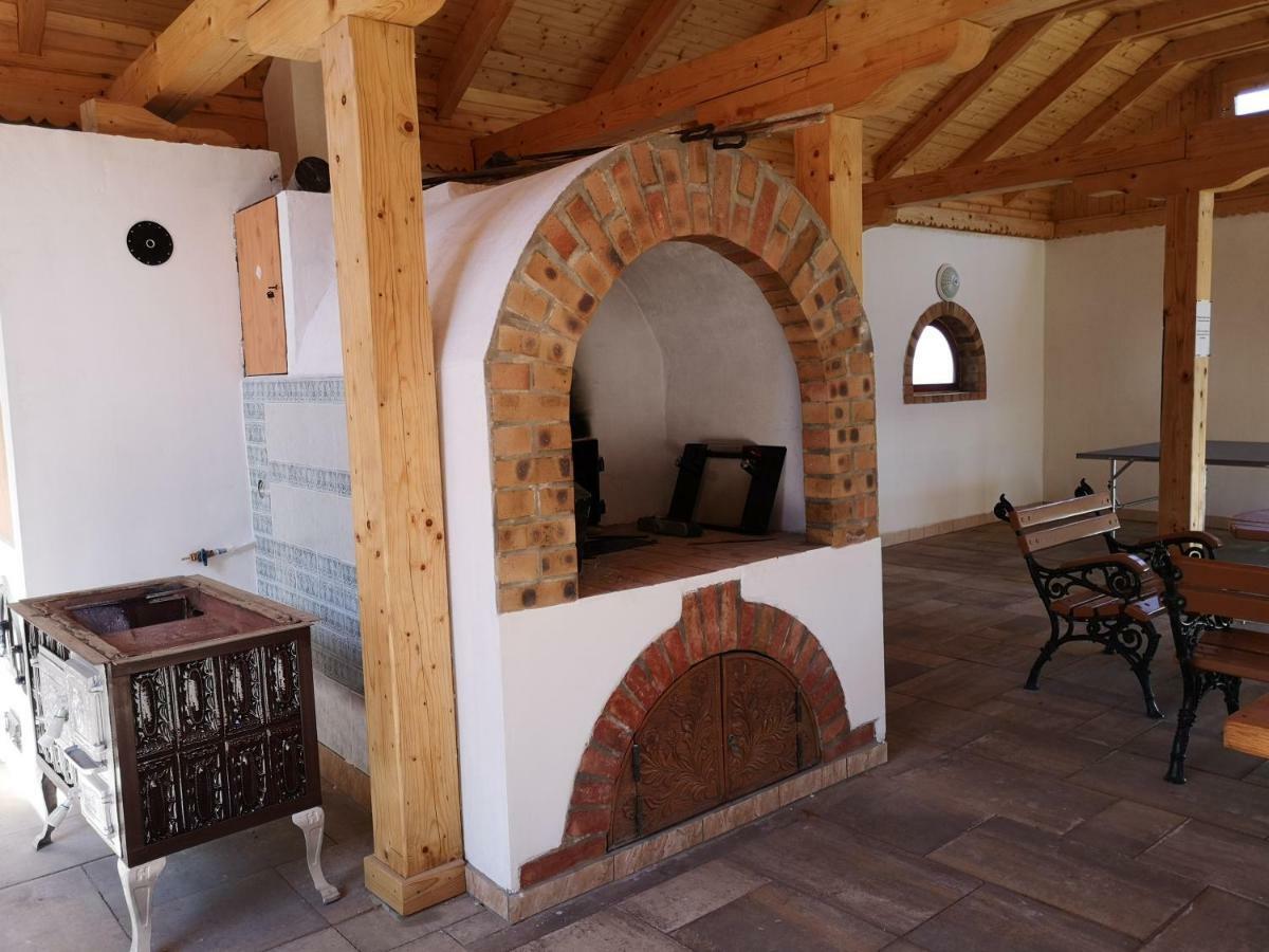Julia Panzio Bed & Breakfast Hajdúszoboszló Екстериор снимка