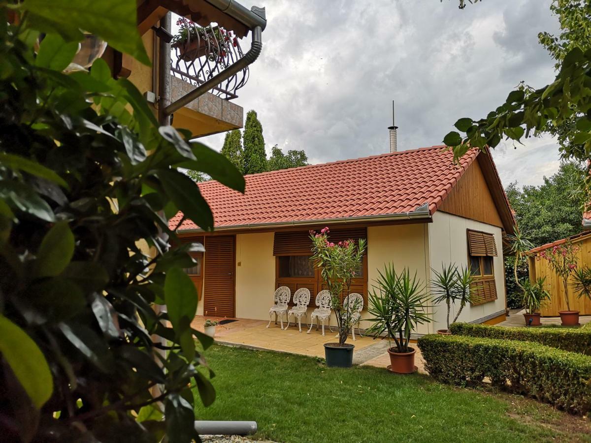 Julia Panzio Bed & Breakfast Hajdúszoboszló Екстериор снимка